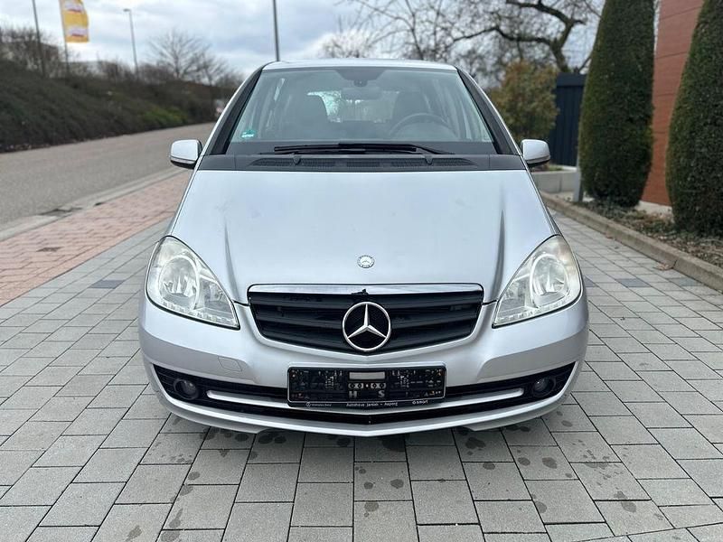 Gebraucht Mercedes A160 95 PS (69 kW) 2010 Silber Limousine