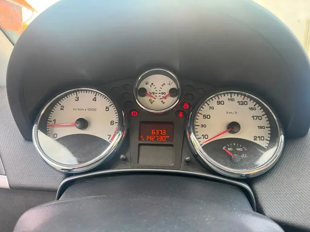 Gebraucht Peugeot 207 CC Premium 120 PS (88 kW) 2009 Silber Cabrio