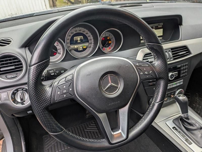 Grau Gebraucht 2014 Mercedes C180 Avantgarde Kombi | 12.999 € (Superpreis) - Bild 1/4