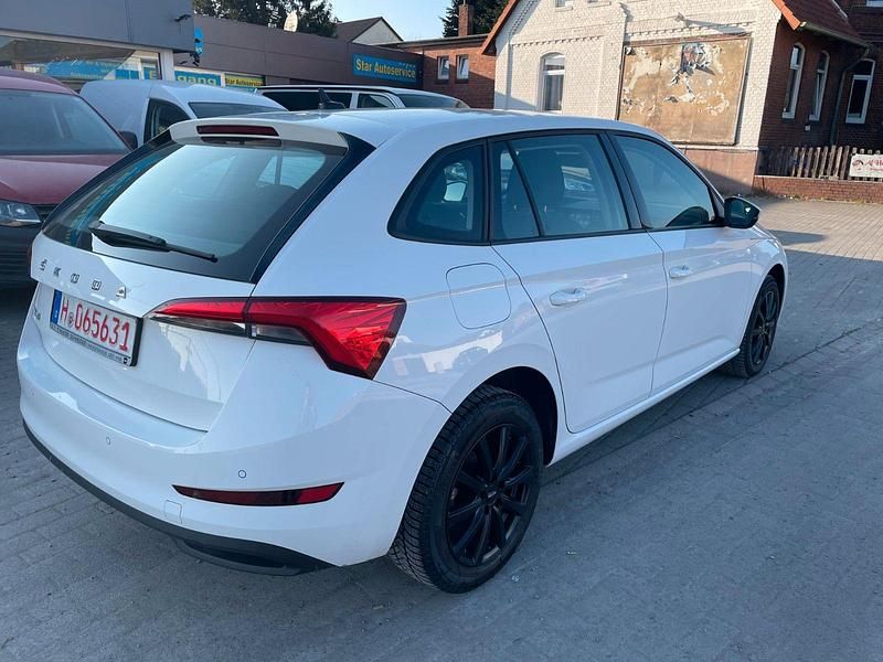 Gebraucht Skoda Scala Cool Plus 95 PS (69 kW) 2022 Weiß Kleinwagen