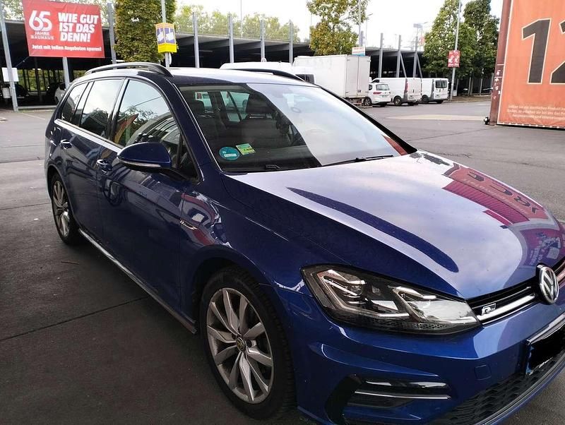 Blau Gebraucht 2019 VW Golf VII Comfortline Kombi | 18.000 € (Fairer Preis) - Bild 1/4