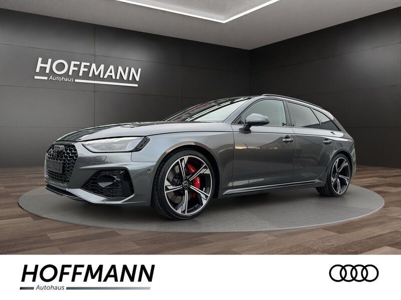 Grau Gebraucht 2025 Audi RS4 Comfort Kombi | 96.990 € - Bild 1/4