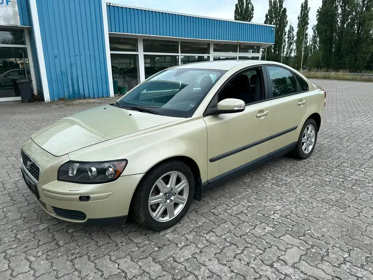 Gebraucht Volvo S40 170 PS (125 kW) 2006 Gold Limousine