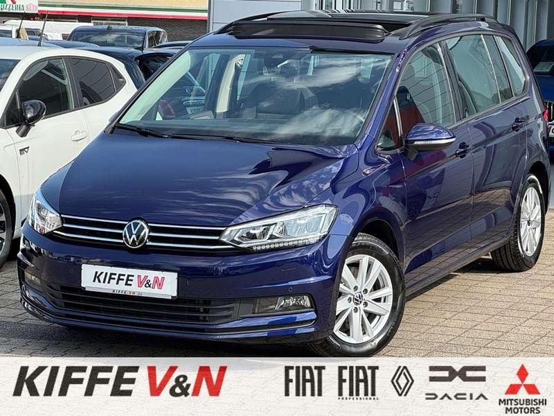 Atlantik blue metallic Gebraucht 2023 VW Touran Comfortline Van / Kleinbus | 29.870 € (Guter Preis) - Bild 1/4