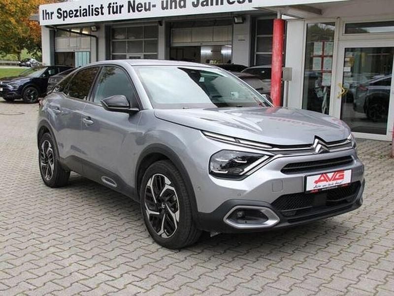 Artensegrau (metallic) Gebraucht 2024 Citroën C4 Limousine | 15.950 € (Superpreis) - Bild 1/4