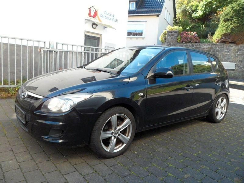 Schwarz Gebraucht 2009 Hyundai i30 Edition+ Limousine | 3.000 € (Fairer Preis) - Bild 1/4