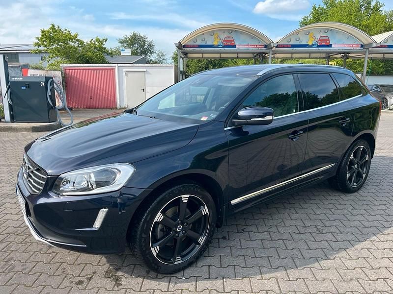 Blau Gebraucht 2016 Volvo XC60 Summum SUV | 23.500 € (Etwas zu teuer) - Bild 1/4