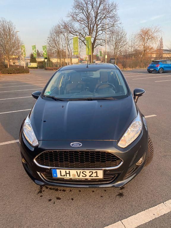 Gebraucht Ford Fiesta Celebration 101 PS (74 kW) 2016 Blau Limousine