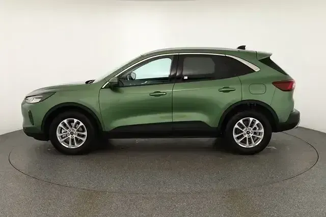 Gebraucht Ford Kuga ST-Line 186 PS (136 kW) 2025 Burstinggreenmet. SUV