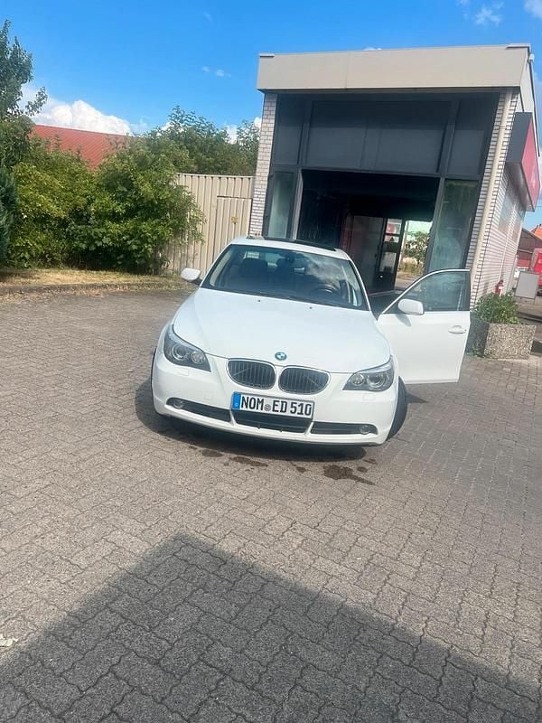 Weiß Gebraucht 2006 BMW 530 Limousine | 4.299 € (Superpreis) - Bild 1/2