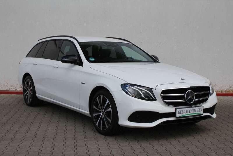 Weiß Gebraucht 2020 Mercedes E300 Night Kombi | 23.390 € (Superpreis) - Bild 1/4