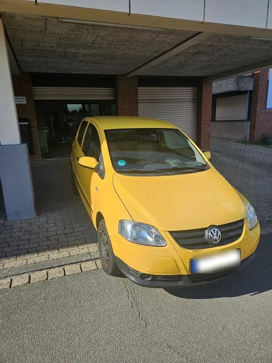 Gebraucht VW Fox 54 PS (39 kW) 2006 Gelb Kleinwagen