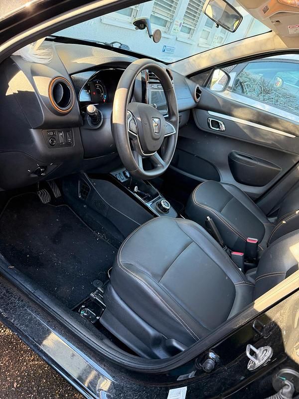 Gebraucht Dacia Spring 33 kW (45 PS) 2022 Schwarz Kleinwagen