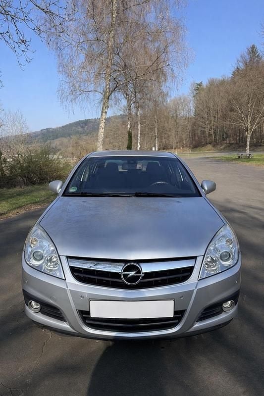 Gebraucht Opel Signum 155 PS (114 kW) 2008 Silber Kleinwagen