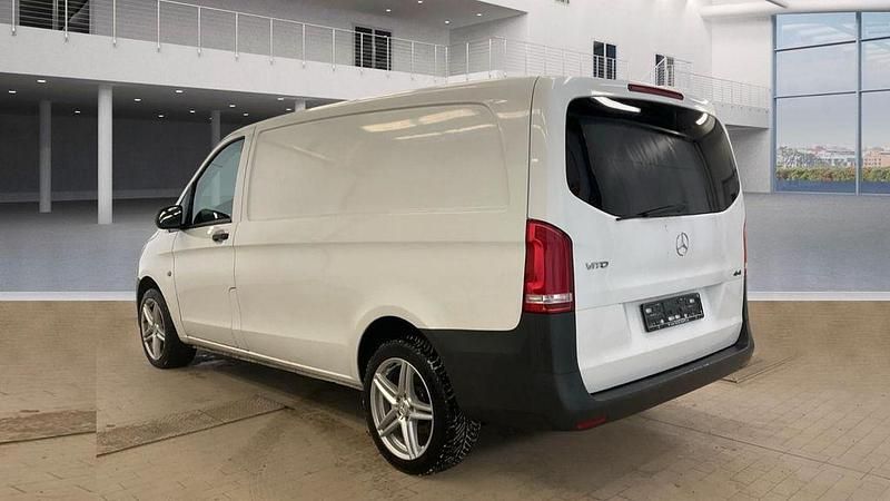 Usado Mercedes Vito 190 HP (139 kW) 2015 Branco Van