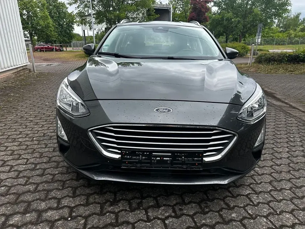 Gebraucht Ford Focus Cool & Connect 125 PS (91 kW) 2021 Grau Limousine