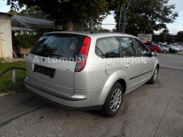 Gebraucht Ford Focus 109 PS (80 kW) 2006 Silber metallic Kombi