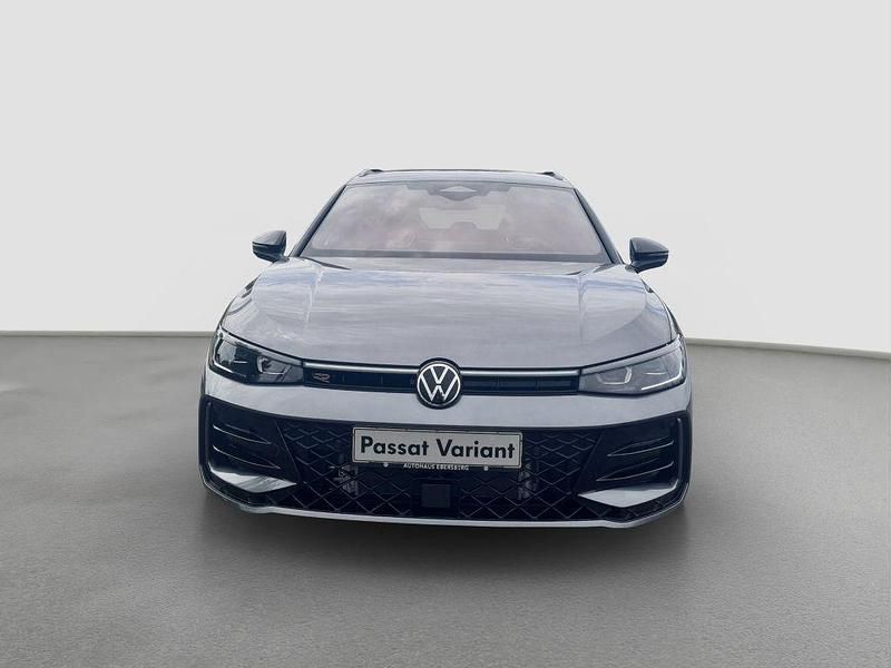 Gebraucht VW Passat Pro 193 PS (141 kW) 2025 Grau Limousine