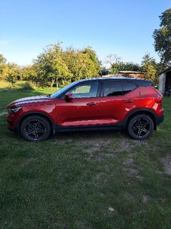 Gebraucht Volvo XC40 Momentum 190 PS (139 kW) 2019 Orange SUV