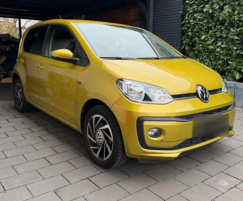 Używany VW up! Join 75 KM (55 kW) 2018 Złoty Hatchback