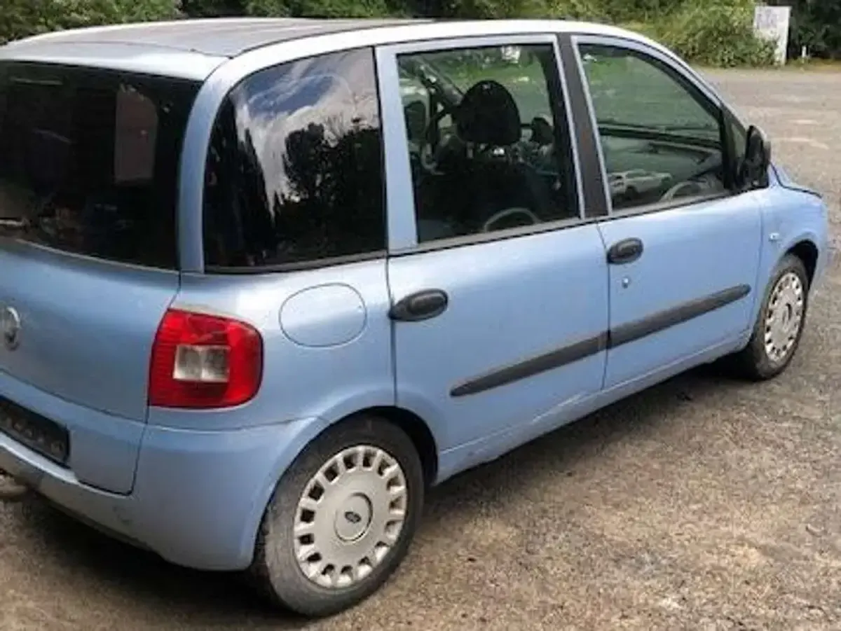 Gebraucht Fiat Multipla Dynamic 103 PS (75 kW) 2006 Blau Van / Kleinbus