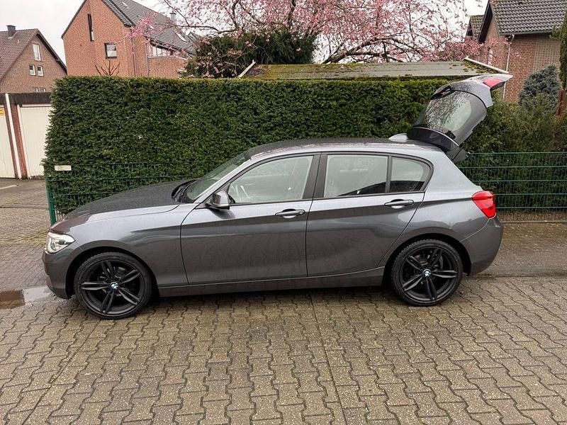 Gebraucht BMW 118 Advantage 136 PS (100 kW) 2018 Grau Kleinwagen