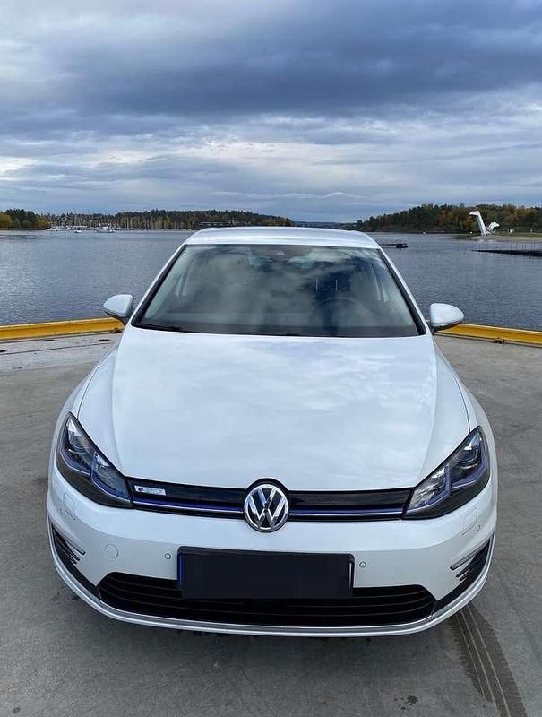 Gebraucht VW e-Golf 100 kW (136 PS) 2020 Weiß Kleinwagen