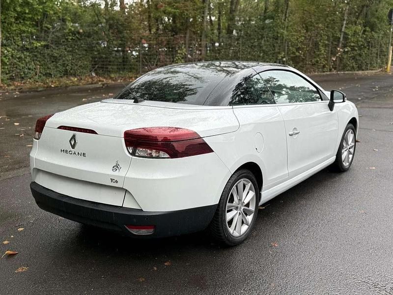 Gebraucht Renault Mégane Cabriolet Luxe 131 PS (96 kW) 2012 Weiß Cabrio