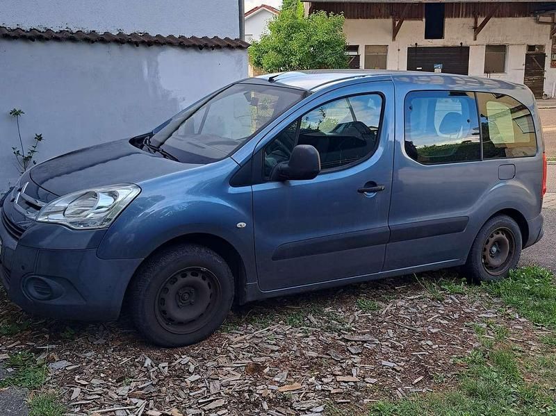 Grau Gebraucht 2009 Citroën Berlingo Advance Van / Kleinbus | 4.200 € (Fairer Preis) - Bild 1/4