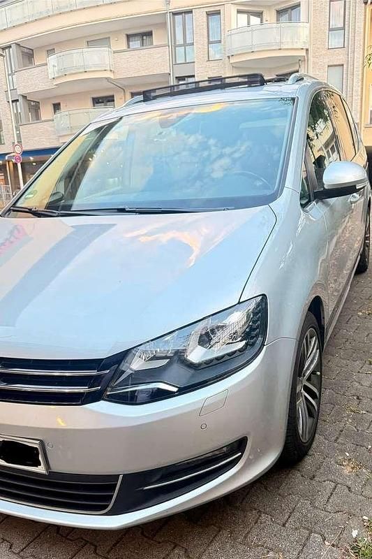 Gebraucht VW Sharan Highline 177 PS (130 kW) 2019 Silber Van / Kleinbus