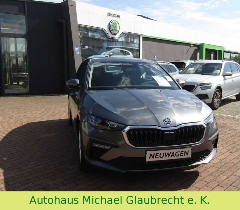 Gebraucht Skoda Scala Selection 116 PS (85 kW) 2024 Grau Kleinwagen