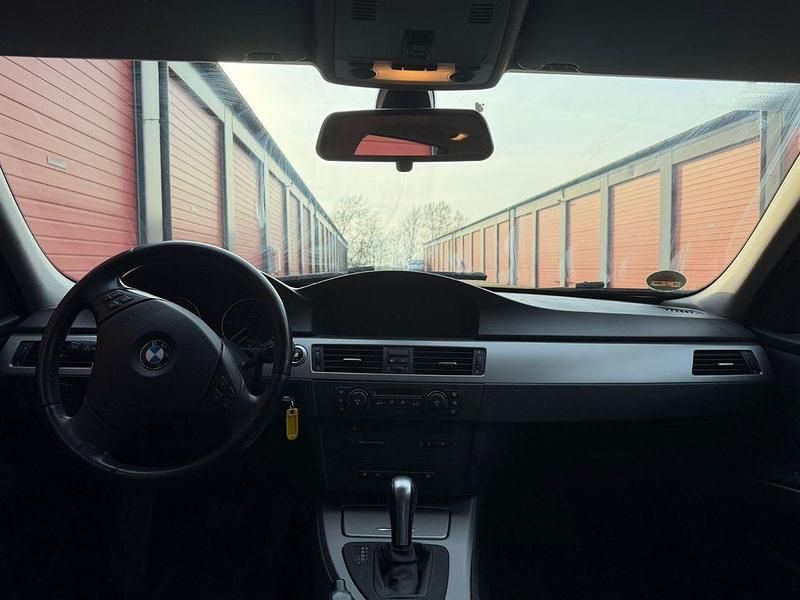 Gebraucht BMW 320 163 PS (119 kW) 2005 Schwarz Kombi