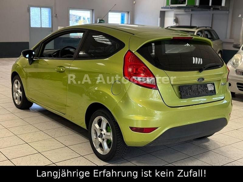 Gebraucht Ford Fiesta Trend 82 PS (60 kW) 2009 Grün Kleinwagen