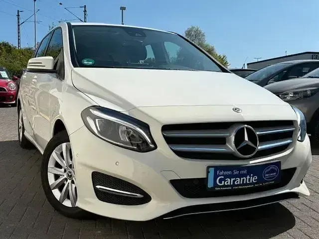Gebraucht Mercedes B180 109 PS (80 kW) 2014 Grau Van / Kleinbus