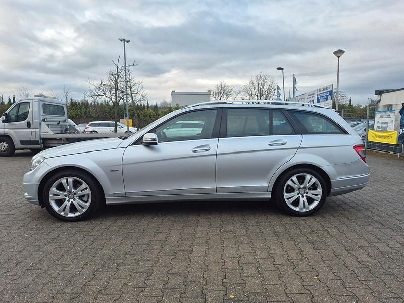 Gebraucht Mercedes C180 156 PS (114 kW) 2011 Silber Kombi