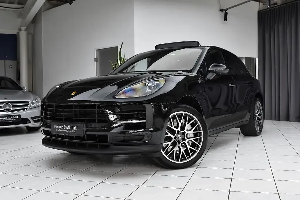 Gebraucht Porsche Macan S Chrono 354 PS (260 kW) 2021 Tiefschwarz SUV