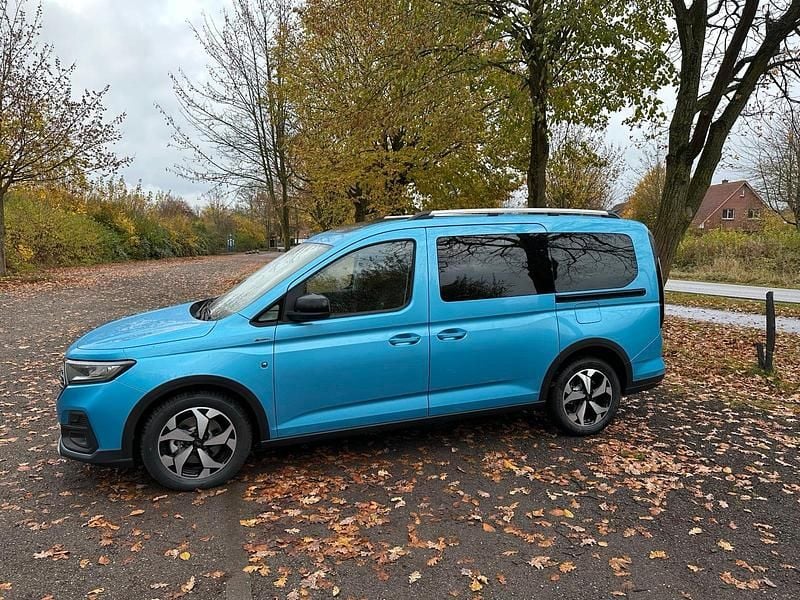 Blau Gebraucht 2024 Ford Grand Tourneo Connect Active Van / Kleinbus | 32.500 € (Guter Preis) - Bild 1/4