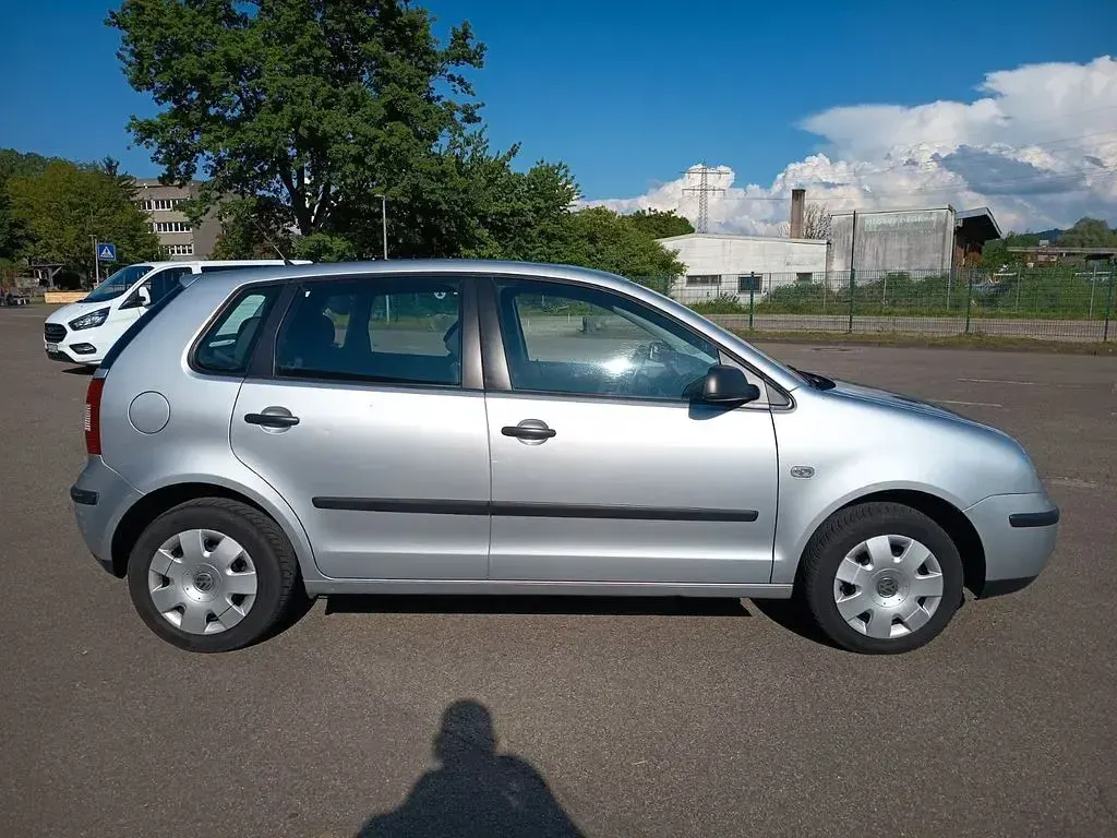 Gebraucht VW Polo Basis 64 PS (47 kW) 2003 Silber Limousine