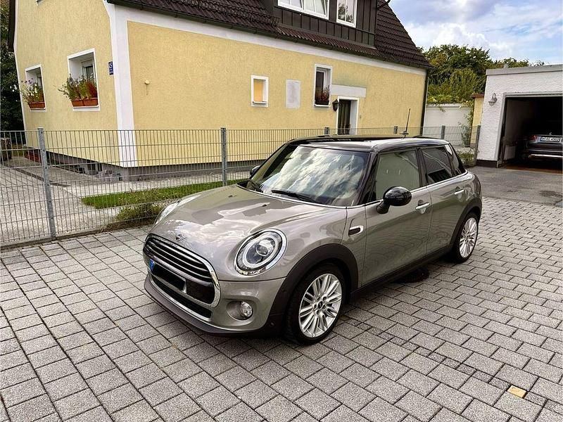 Silber Gebraucht 2018 Mini Cooper Chili Kleinwagen | 18.299 € (Fairer Preis) - Bild 1/4