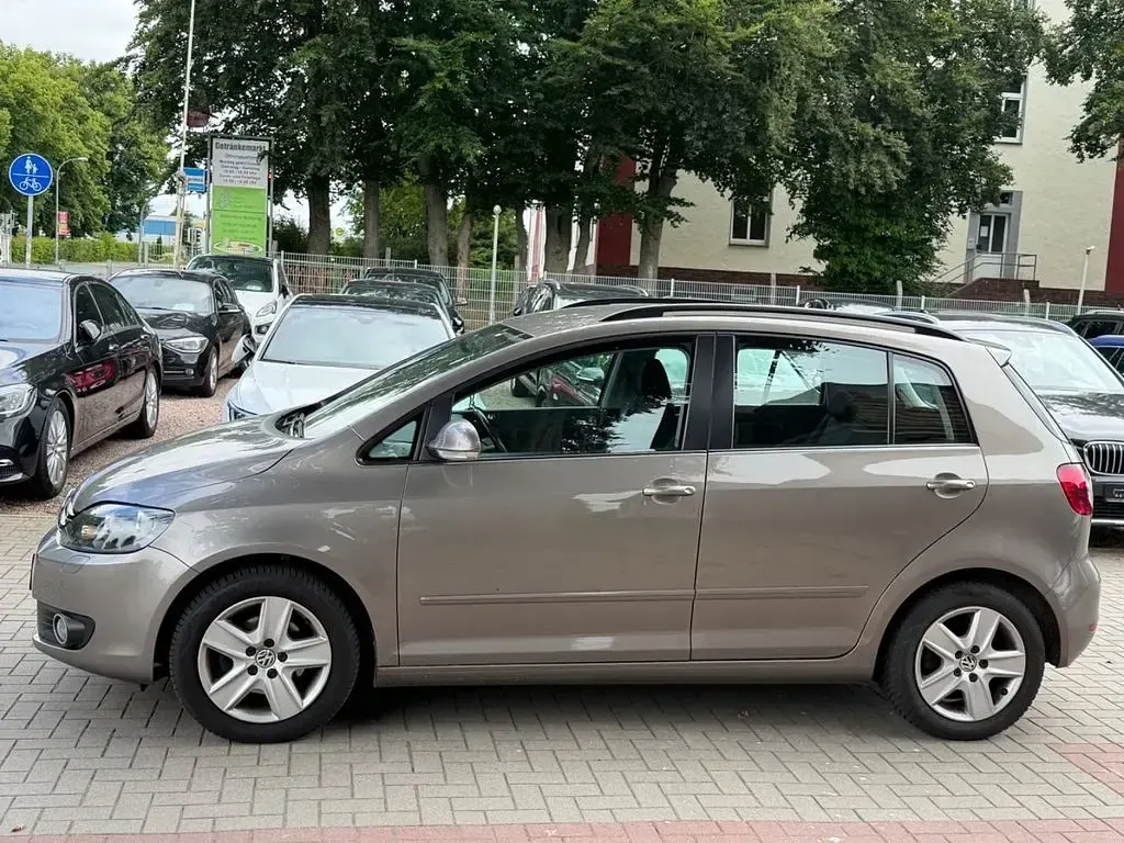 Gebraucht VW Golf Plus Cross Comfortline 80 PS (58 kW) 2009 Braun Van / Kleinbus