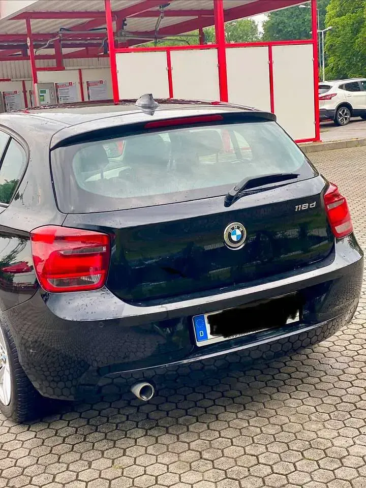 Gebraucht BMW 118 Sport Line 143 PS (105 kW) 2014 Schwarz Kleinwagen