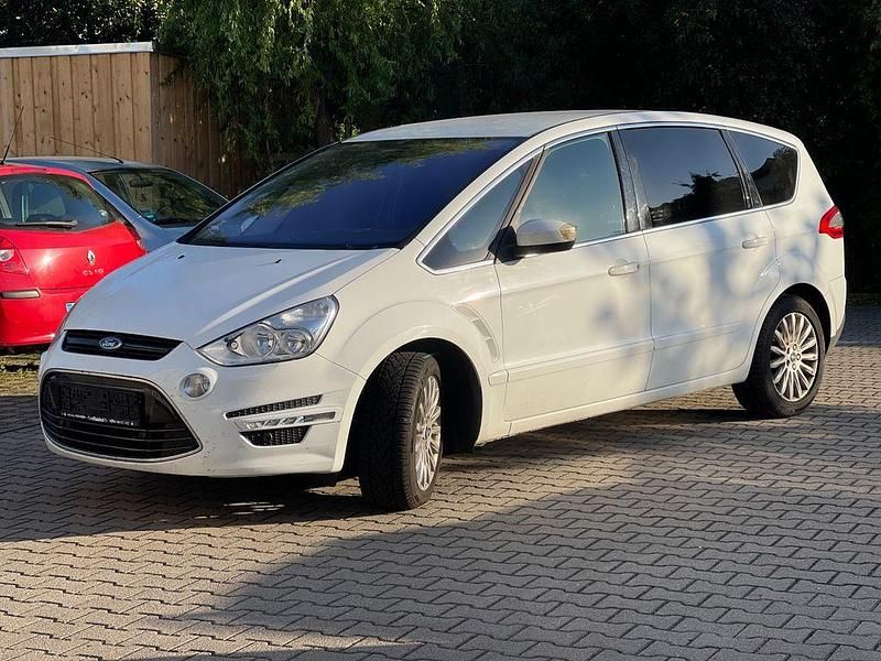 Weiß Gebraucht 2013 Ford S-MAX Titanium Van / Kleinbus | 7.800 € (Fairer Preis) - Bild 1/4