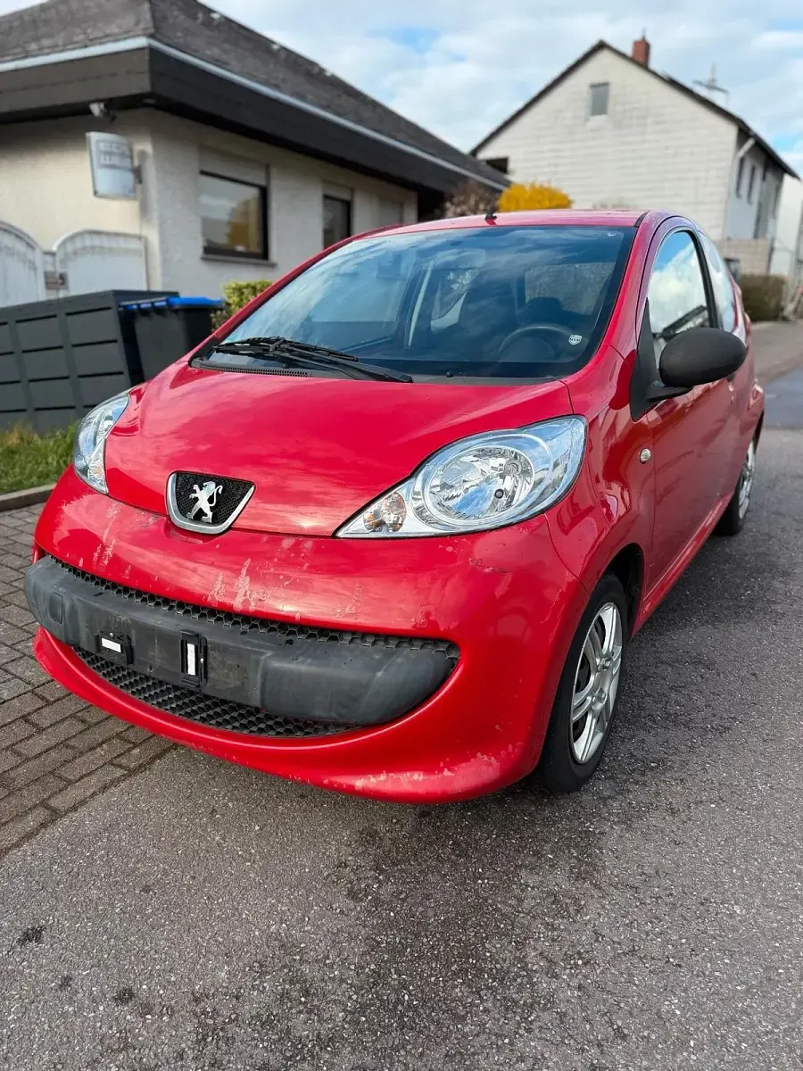 Gebraucht Peugeot 107 68 PS (50 kW) 2008 Rot Kleinwagen