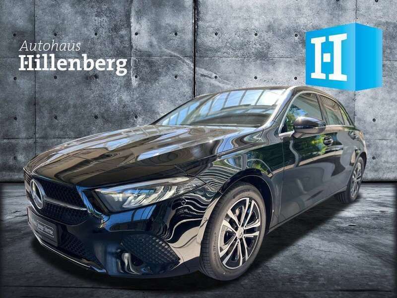 Nachtschwarz Gebraucht 2024 Mercedes A200 Advanced Limousine | 29.900 € (Fairer Preis) - Bild 1/4