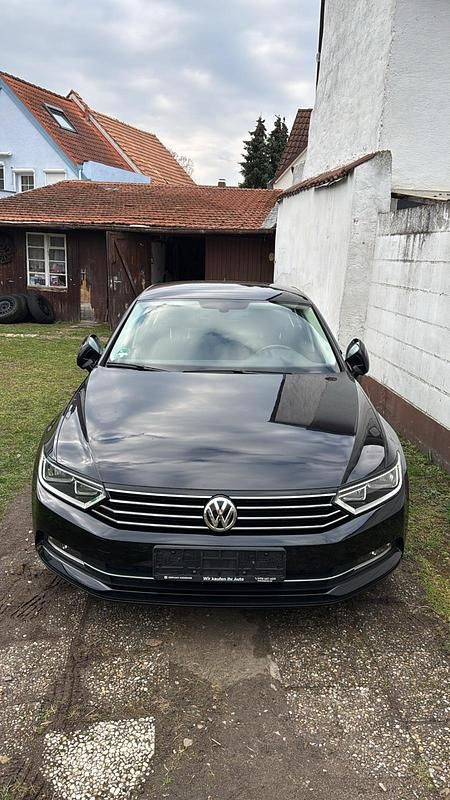 Schwarz Gebraucht 2017 VW Passat Comfortline Limousine | 13.499 € (Guter Preis) - Bild 1/4