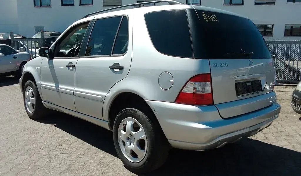 Gebraucht Mercedes ML270 Edition 163 PS (119 kW) 2003 Silber SUV