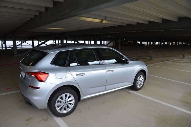 Silber Gebraucht 2023 Skoda Kamiq Style SUV | 18.900 € (Superpreis) - Bild 1/1