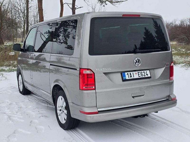 Gebraucht VW Multivan Highline 204 PS (150 kW) 2017 Bronze Van / Kleinbus