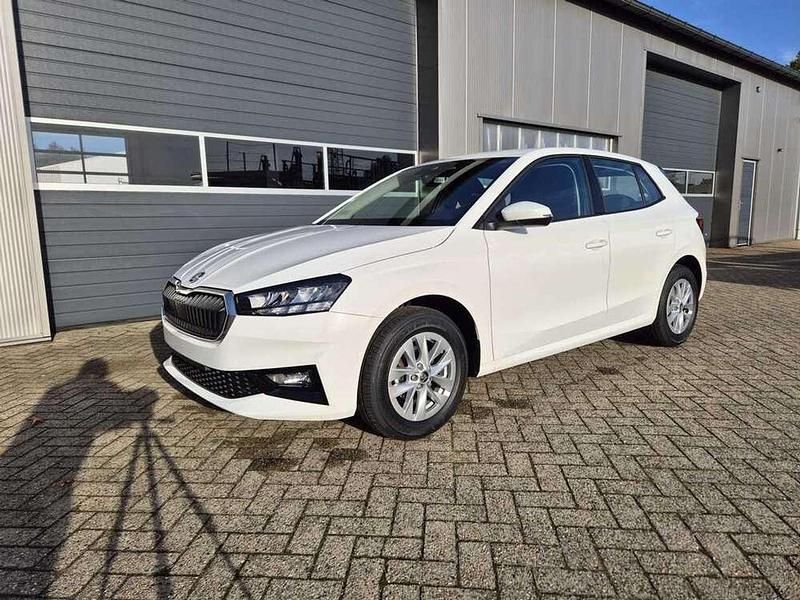 Candyweiß Neu 2025 Skoda Fabia Selection Kleinwagen | 19.890 € (Fairer Preis) - Bild 1/4