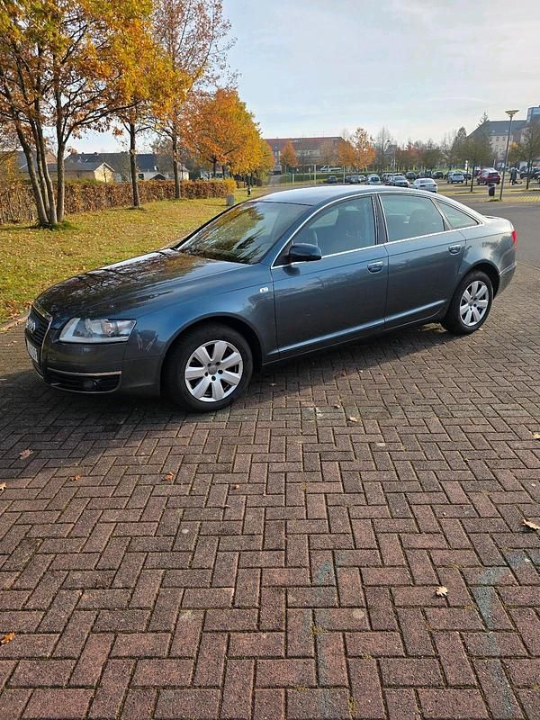 Grau Gebraucht 2004 Audi A6 Limousine | 5.000 € (Etwas zu teuer) - Bild 1/4